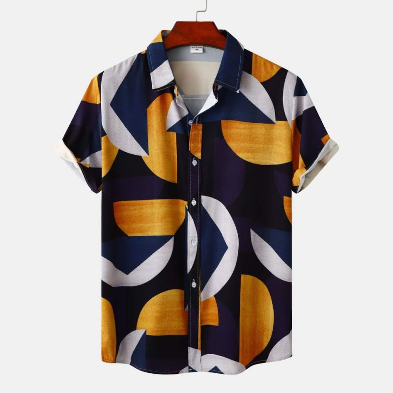 Comfortable and breathable printed short sleeved shirt